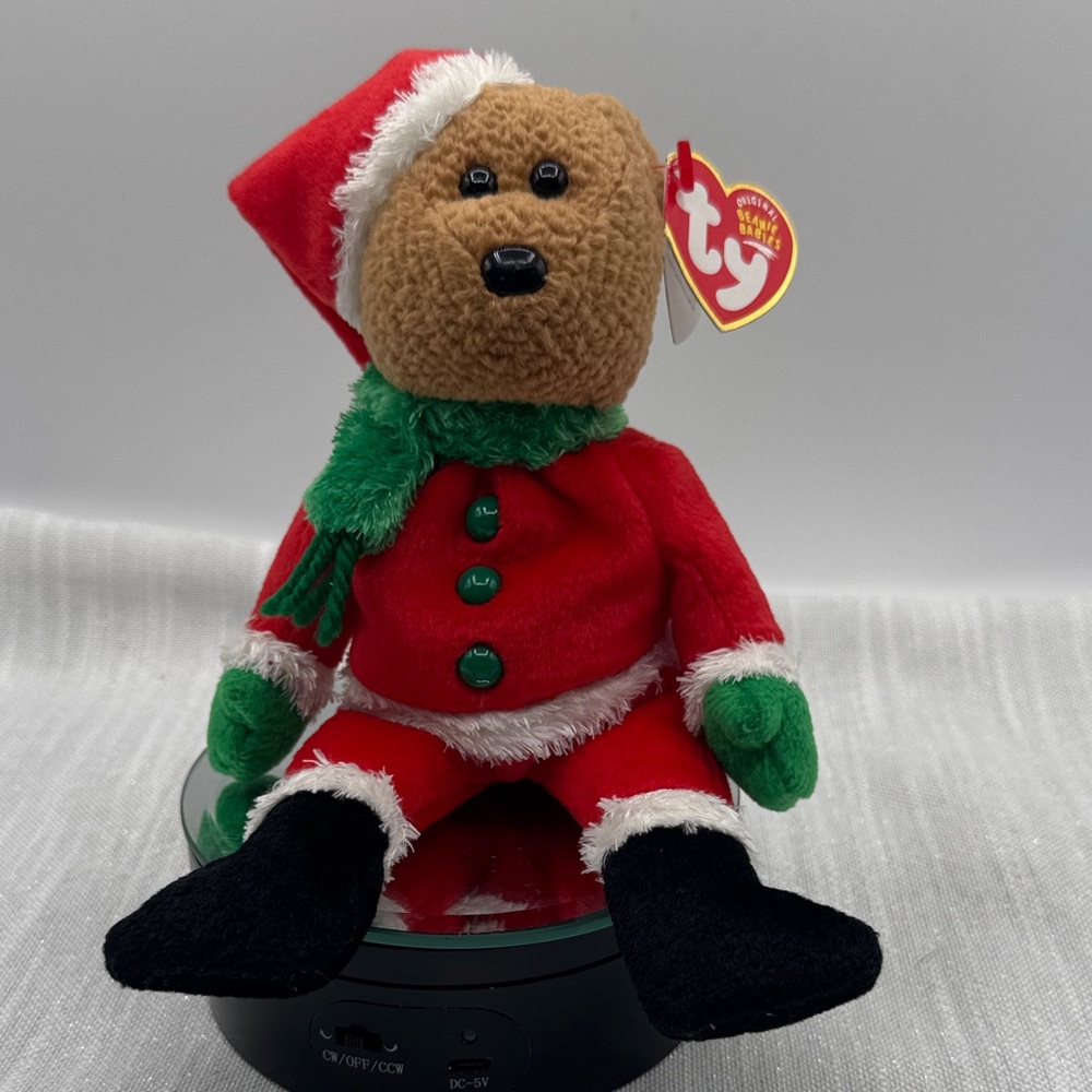 Ty beanie baby Kringle Holiday Bear Red and White suit green mittens scarf 2003